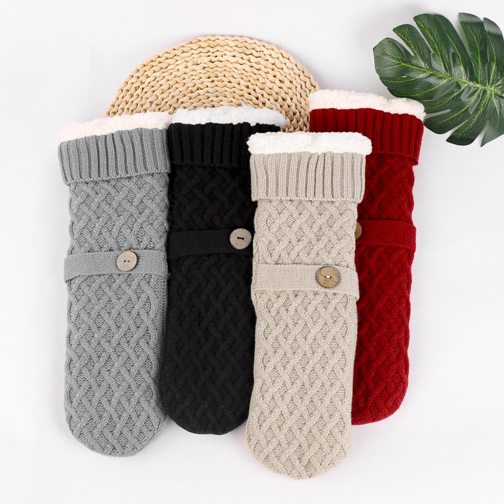 Christmas Woman Sherpa Button Padded Socks