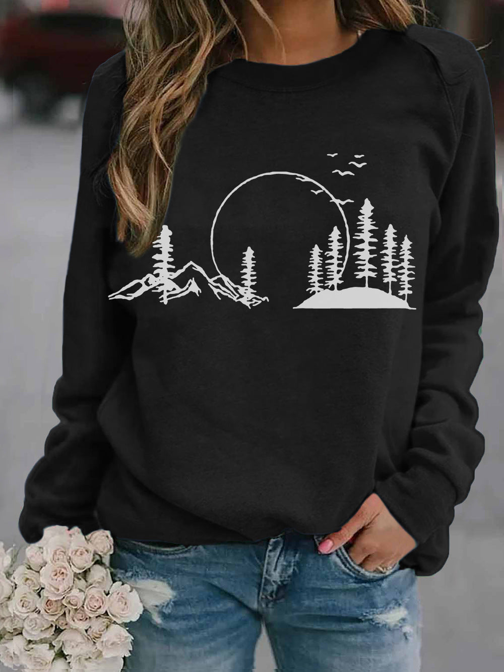 Women's Relaxed Printed Crew Neck Long Sleeve Sweatshirt