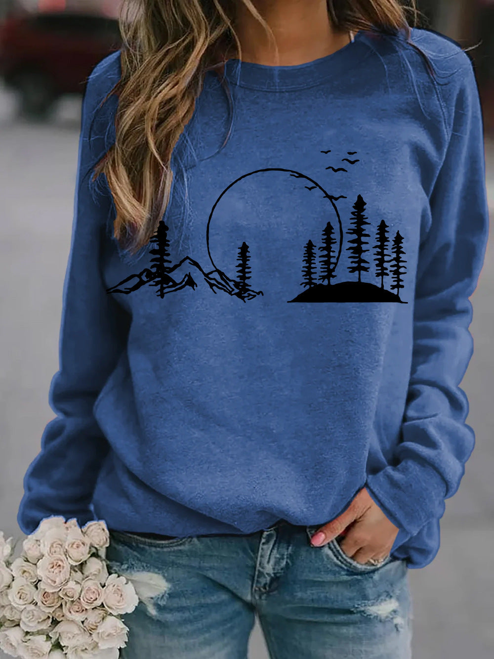 Women's Relaxed Printed Crew Neck Long Sleeve Sweatshirt