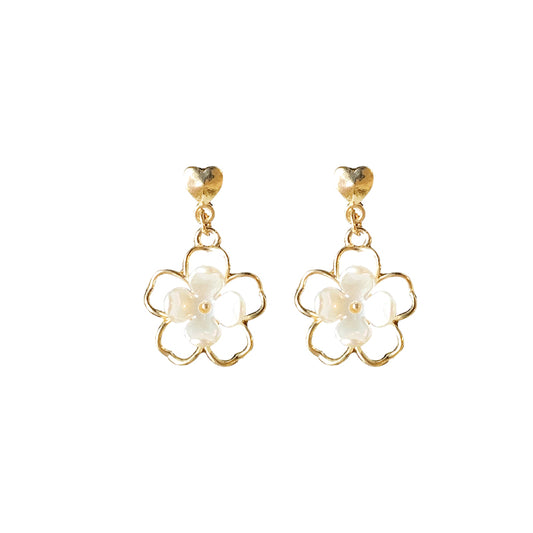 Stereo White Flower Earrings Ear Clips